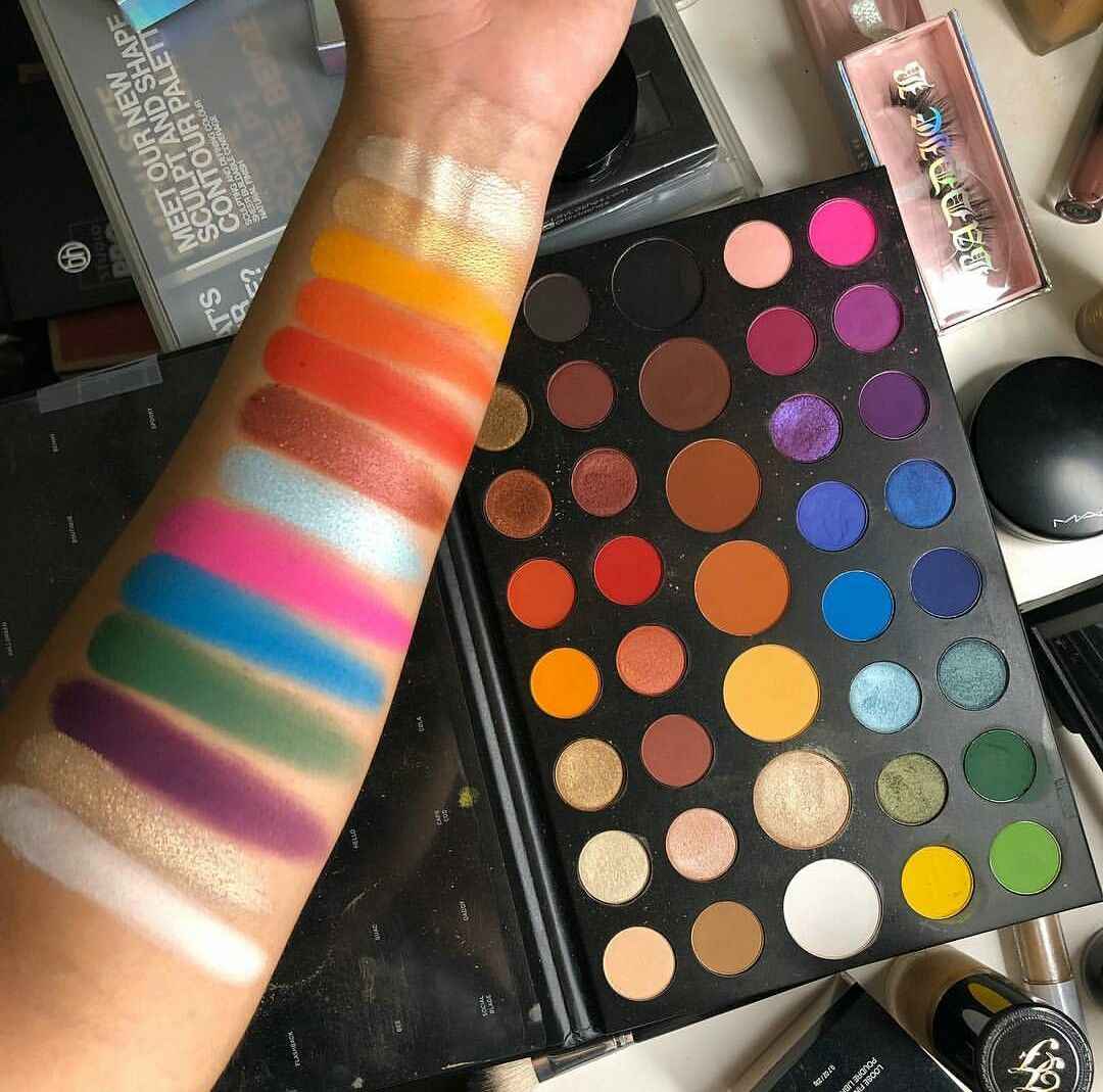 James Charles Artistry( Palette made in USA)