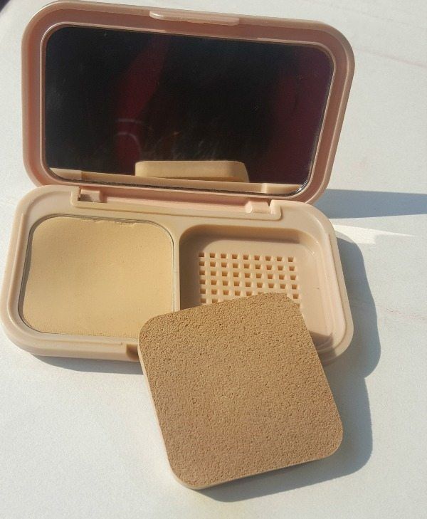 Maybelline Dream Satin Two-Way Cake SPF 32 - FaceValue