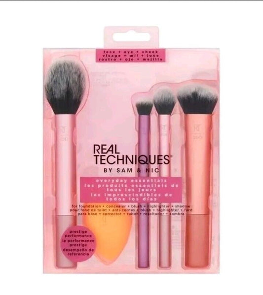 Real Techniques Everyday Essentials Makeup Brush Set by Sam & Nic - FaceValue